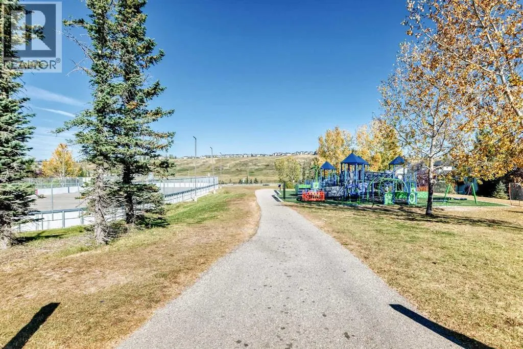 132 Hidden Valley Crescent NW