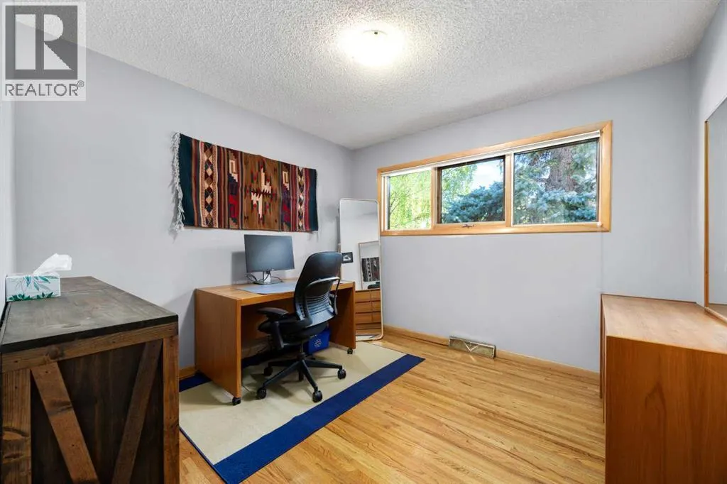 151 Waterloo Drive SW