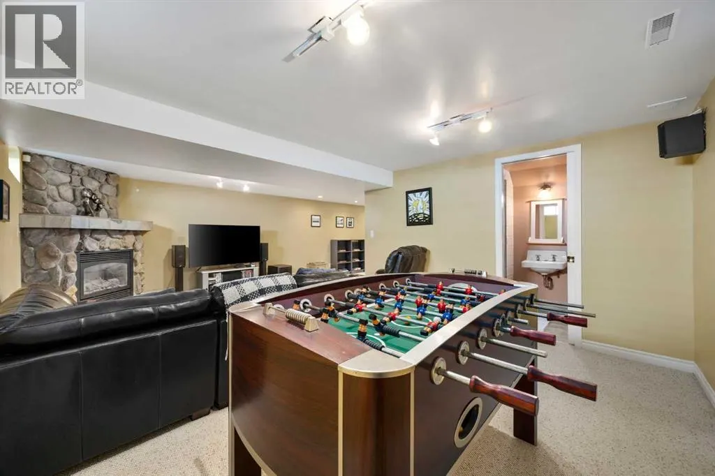 151 Waterloo Drive SW