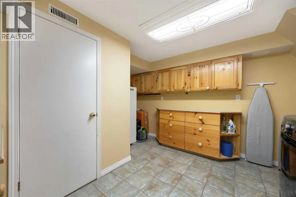 151 Waterloo Drive SW