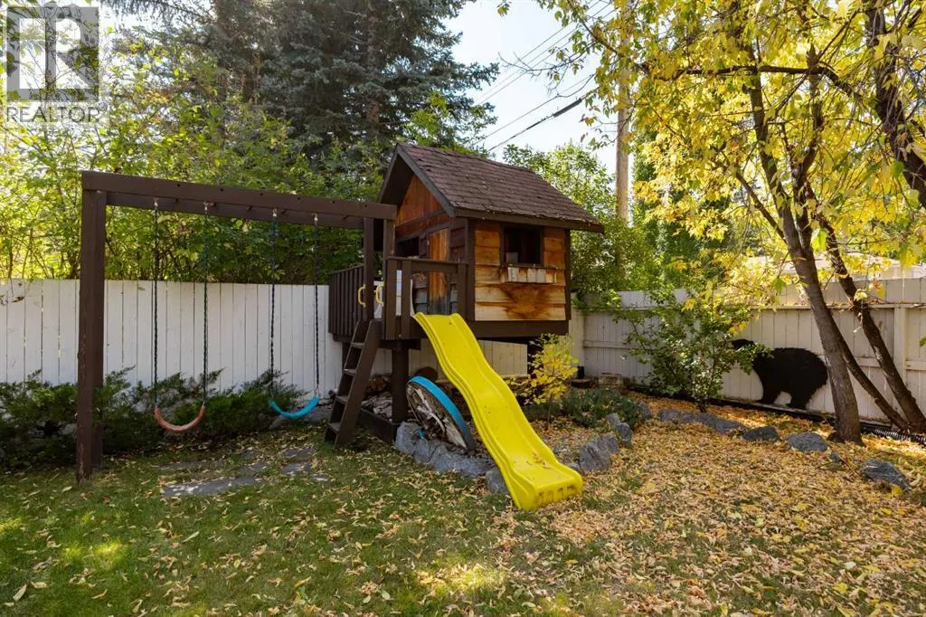 151 Waterloo Drive SW