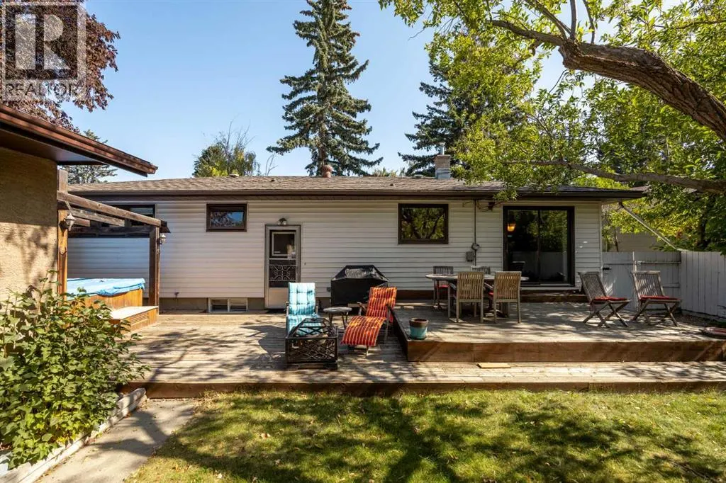 151 Waterloo Drive SW