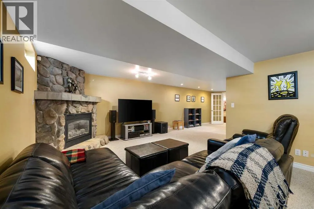 151 Waterloo Drive SW