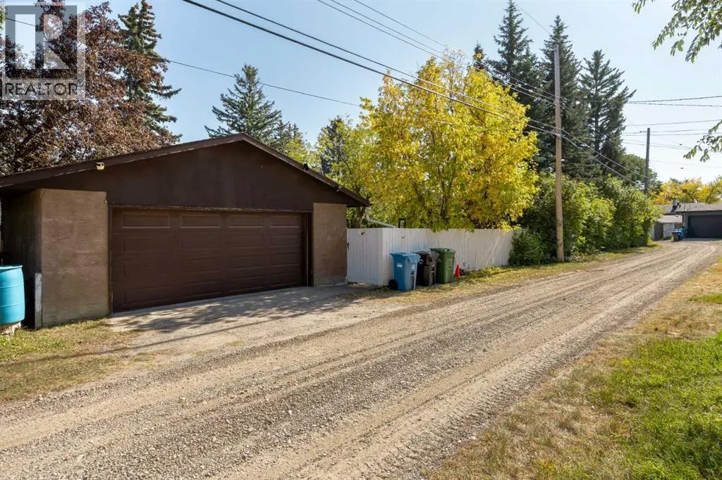 151 Waterloo Drive SW