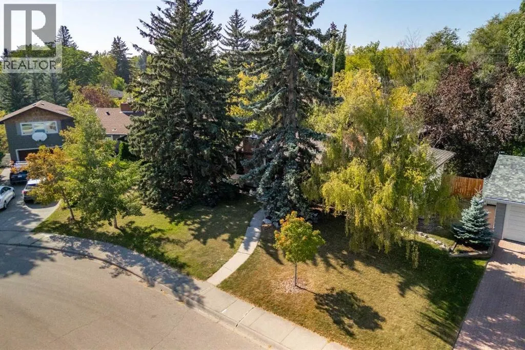 151 Waterloo Drive SW