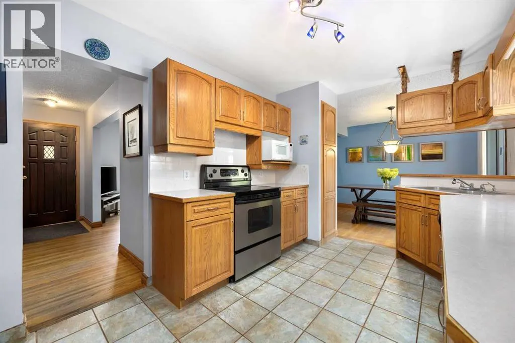 151 Waterloo Drive SW