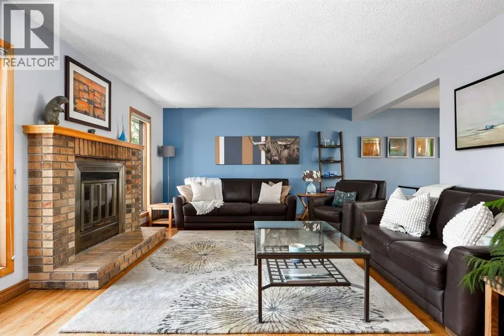 151 Waterloo Drive SW