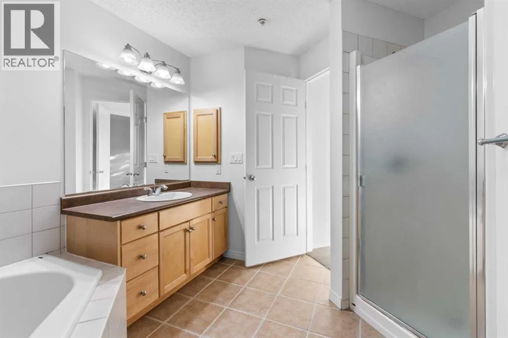 303, 2416 Erlton Street SW