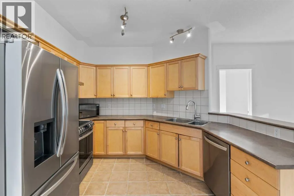 303, 2416 Erlton Street SW