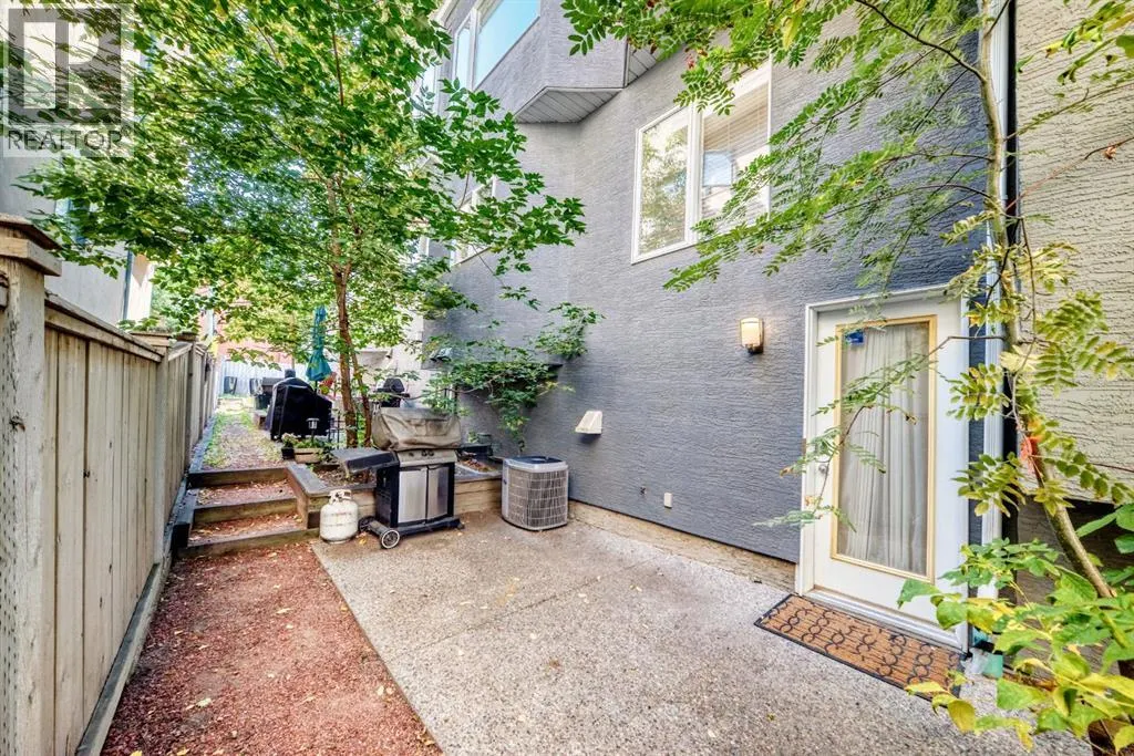 1908 12 Street SW