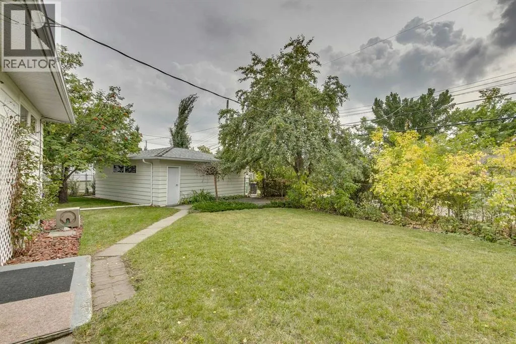 104 Haysboro Crescent SW