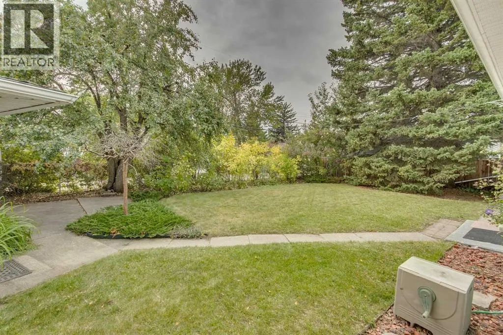 104 Haysboro Crescent SW