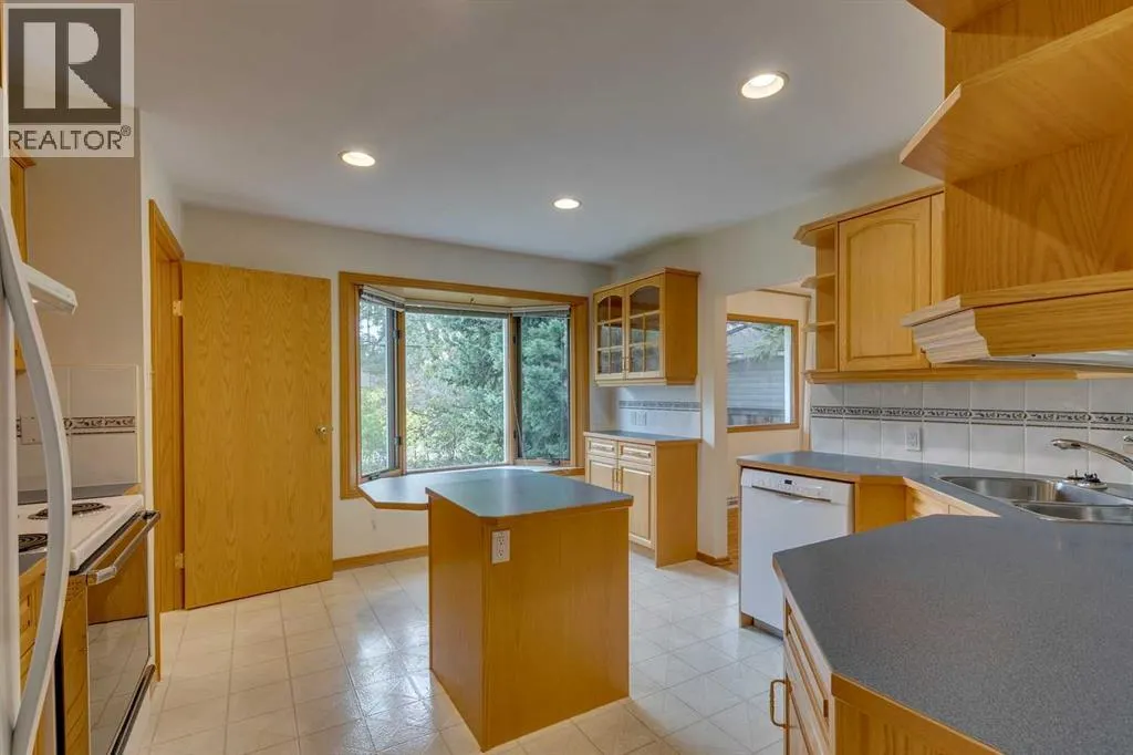 104 Haysboro Crescent SW
