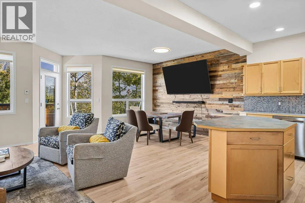 808 Lawrence Grassi Ridge