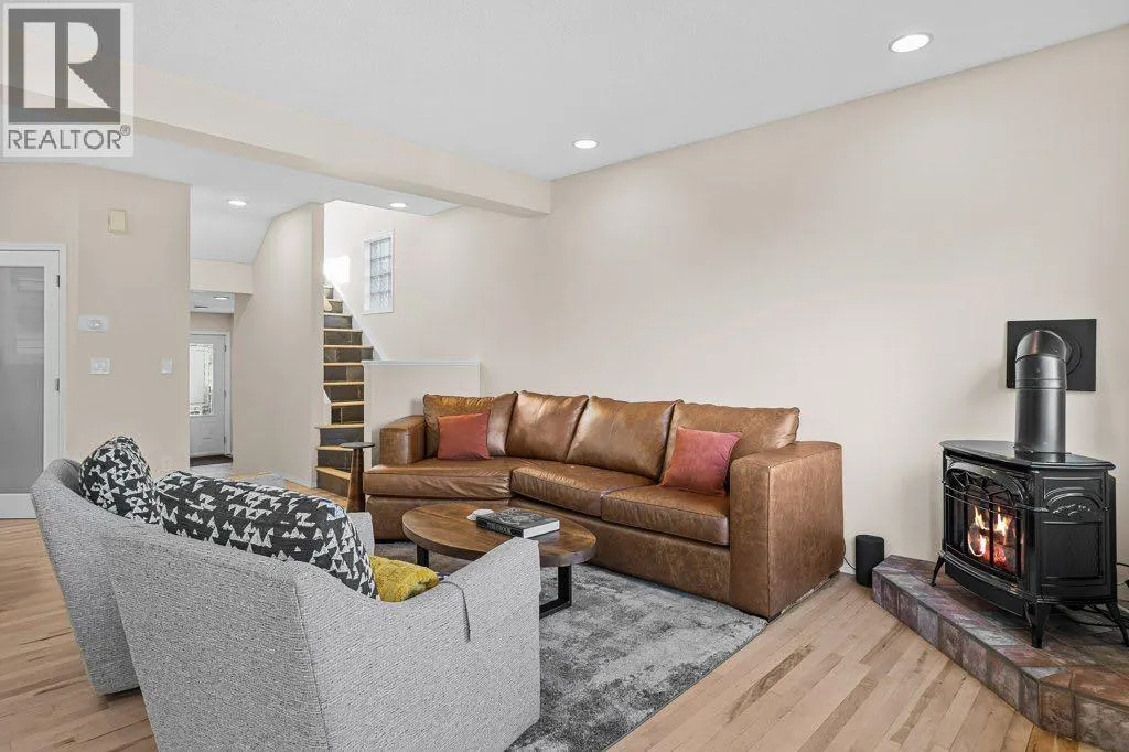 808 Lawrence Grassi Ridge