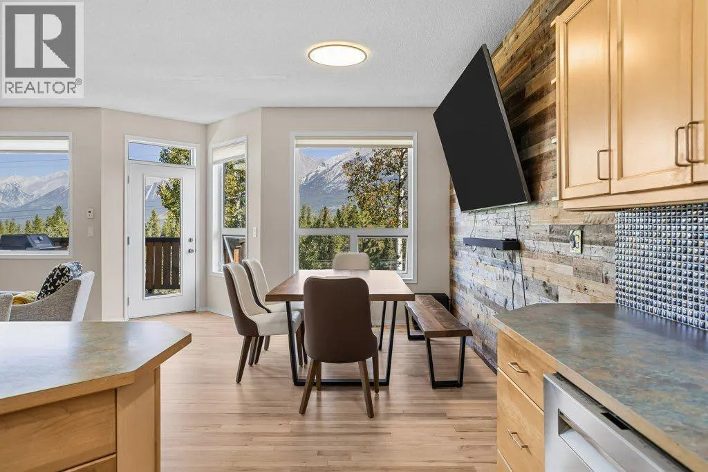 808 Lawrence Grassi Ridge