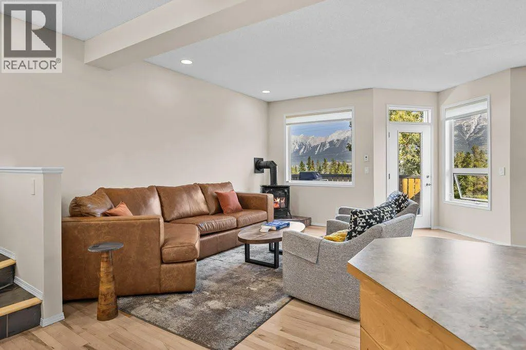 808 Lawrence Grassi Ridge