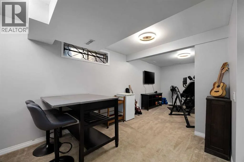 147 Midpark Drive SE