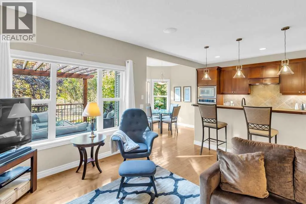 122 Discovery Ridge Gardens SW