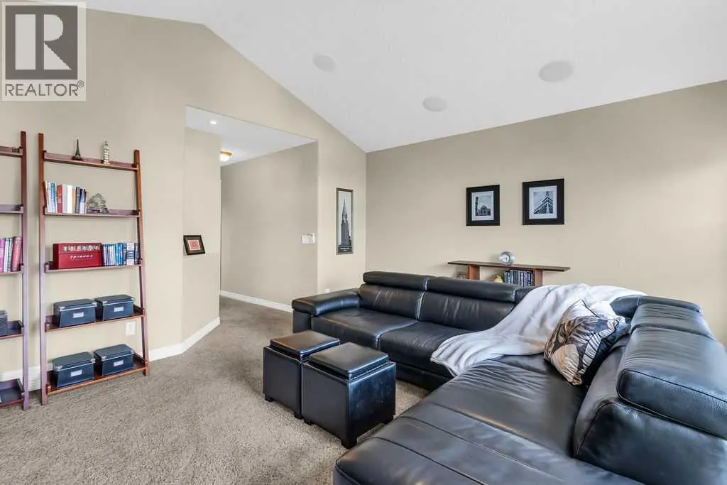 122 Discovery Ridge Gardens SW