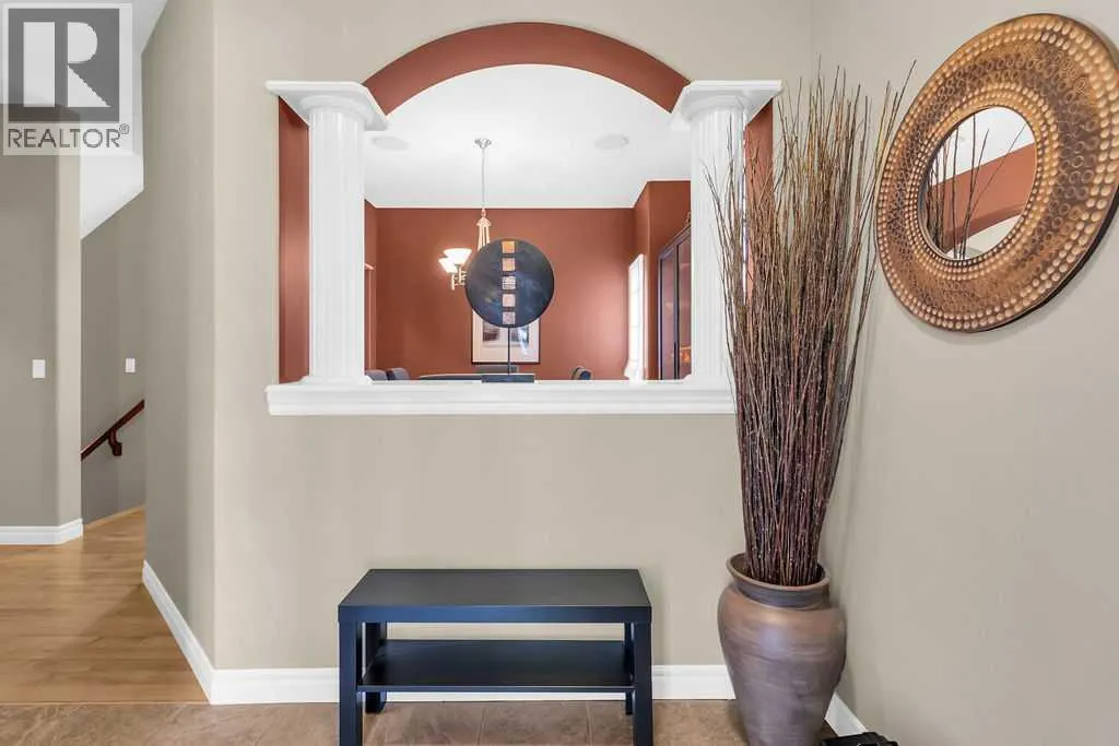 122 Discovery Ridge Gardens SW