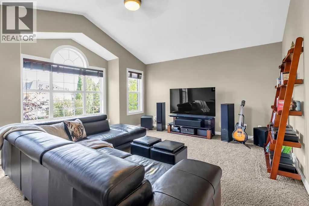122 Discovery Ridge Gardens SW