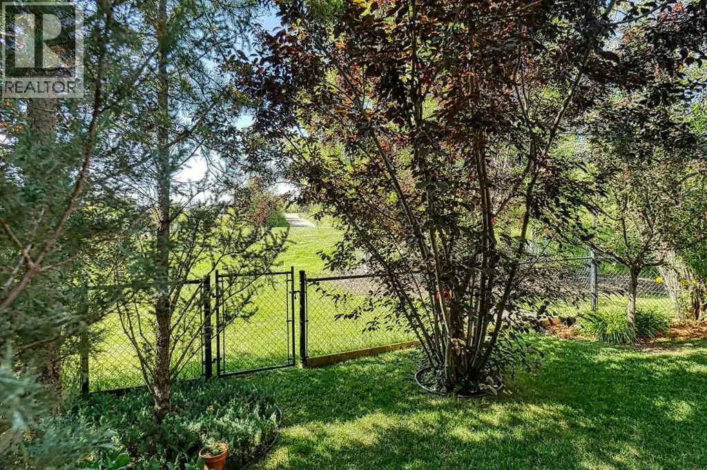 122 Discovery Ridge Gardens SW