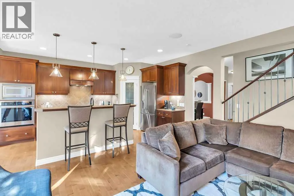122 Discovery Ridge Gardens SW