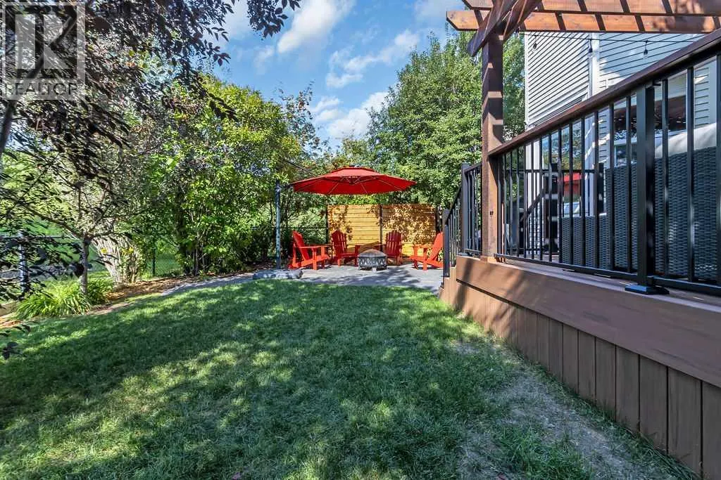 122 Discovery Ridge Gardens SW