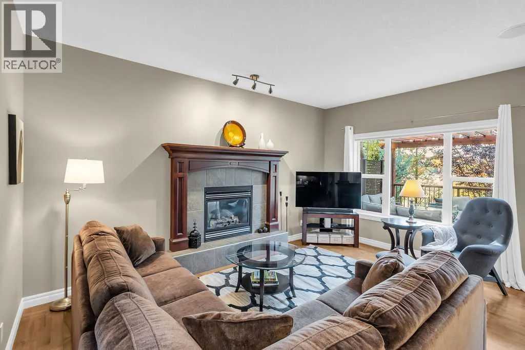 122 Discovery Ridge Gardens SW
