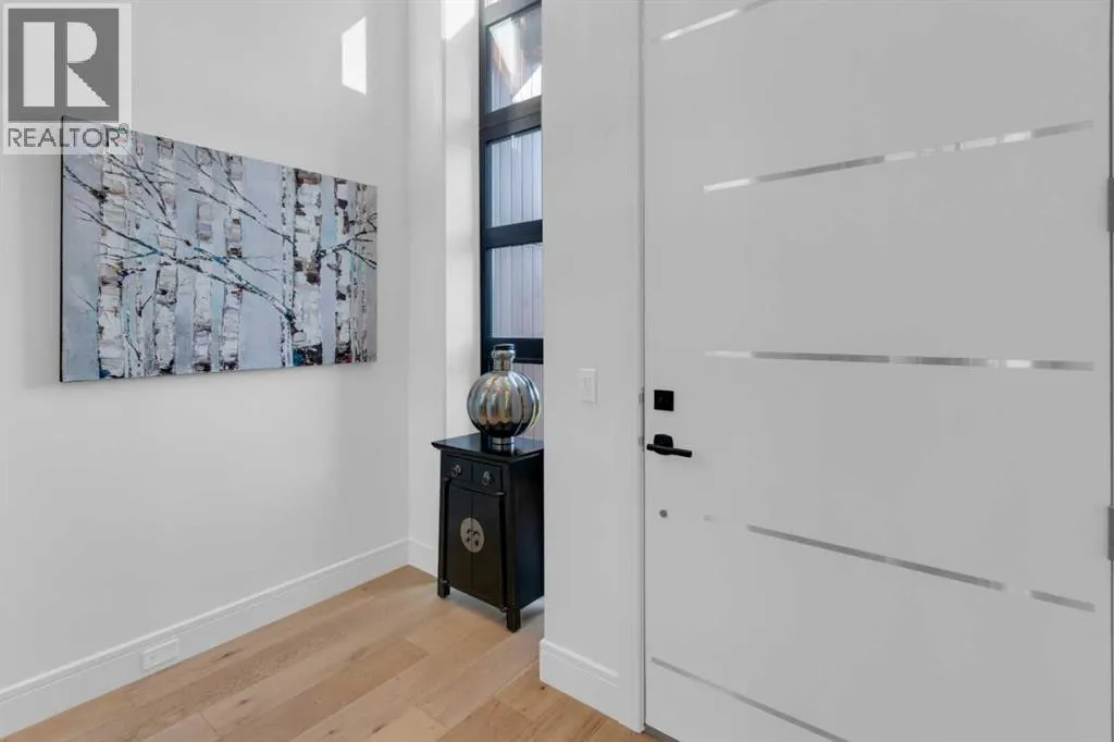 103 Elveden Court SW