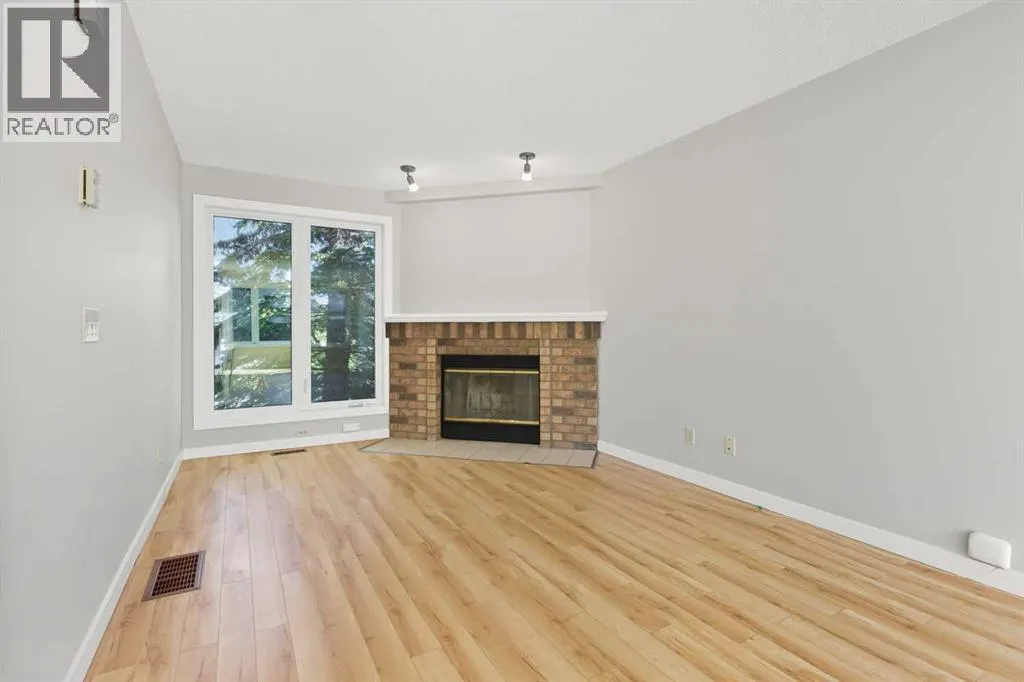 12 Coachway Gardens SW