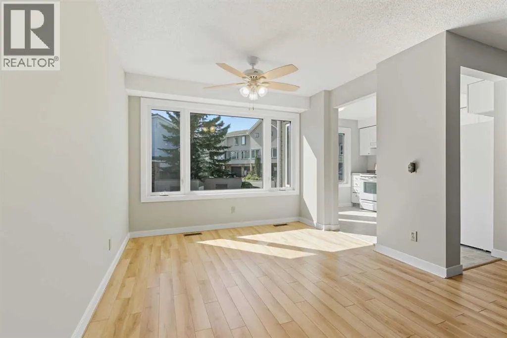 12 Coachway Gardens SW
