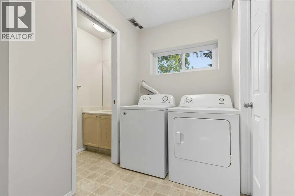 12 Coachway Gardens SW