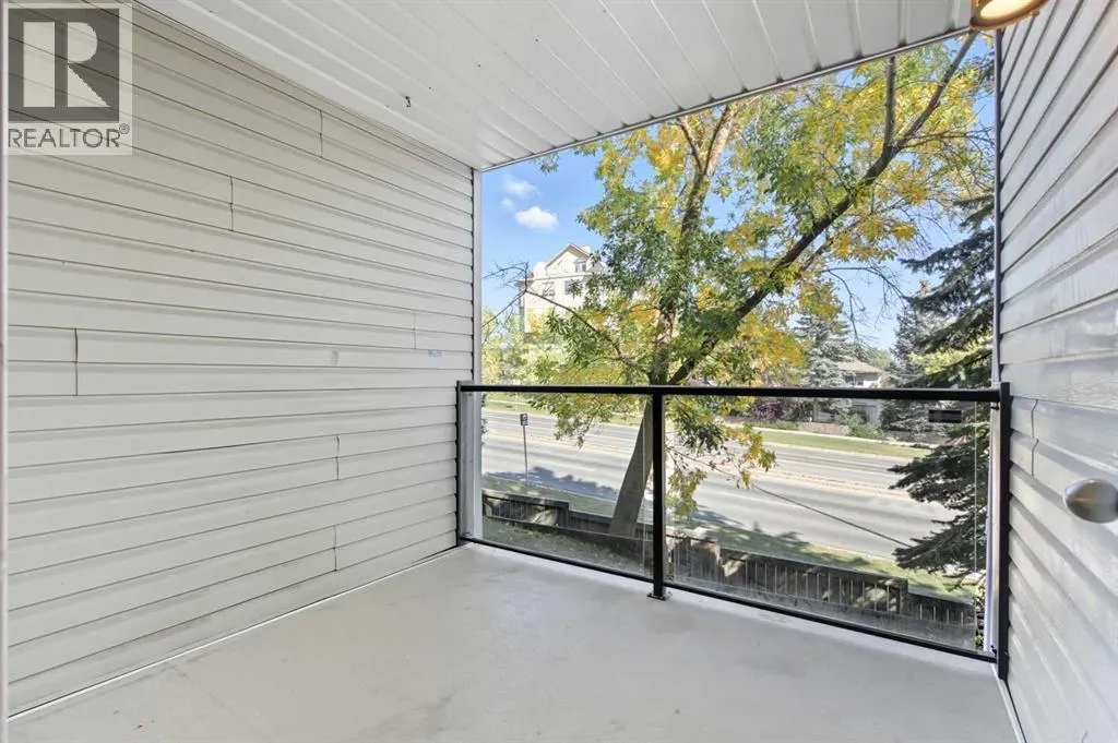 12 Coachway Gardens SW