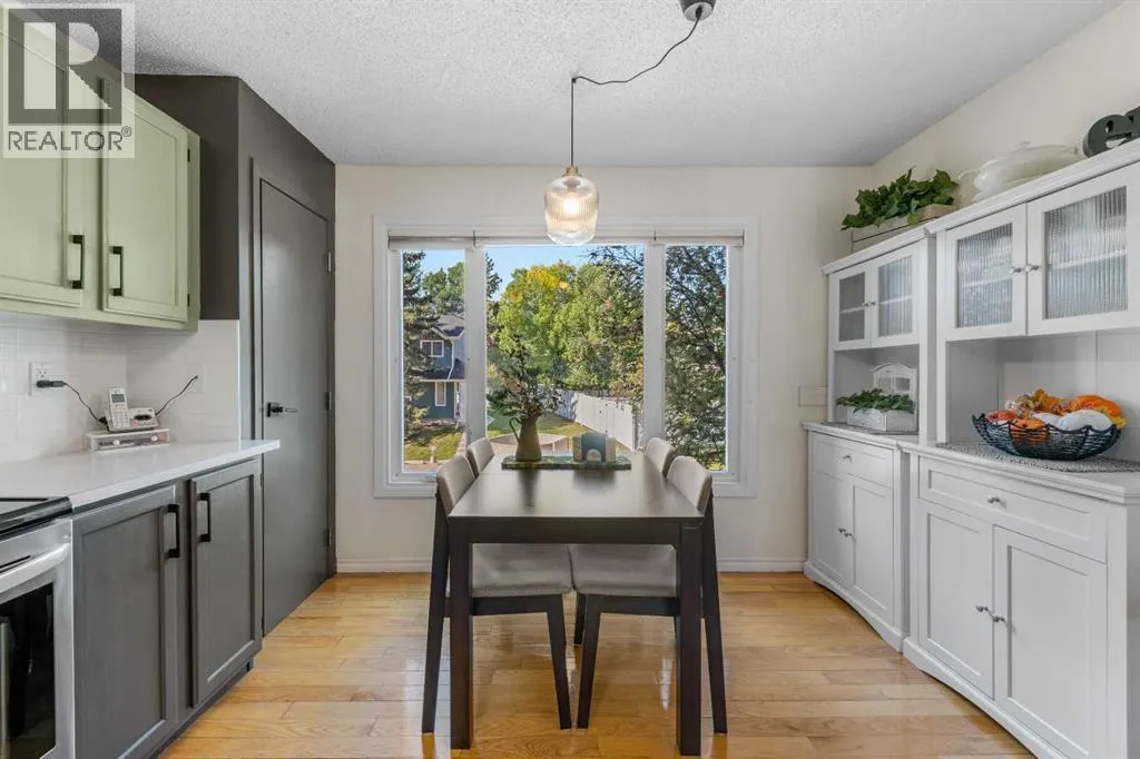 210 Queenston Heights SE