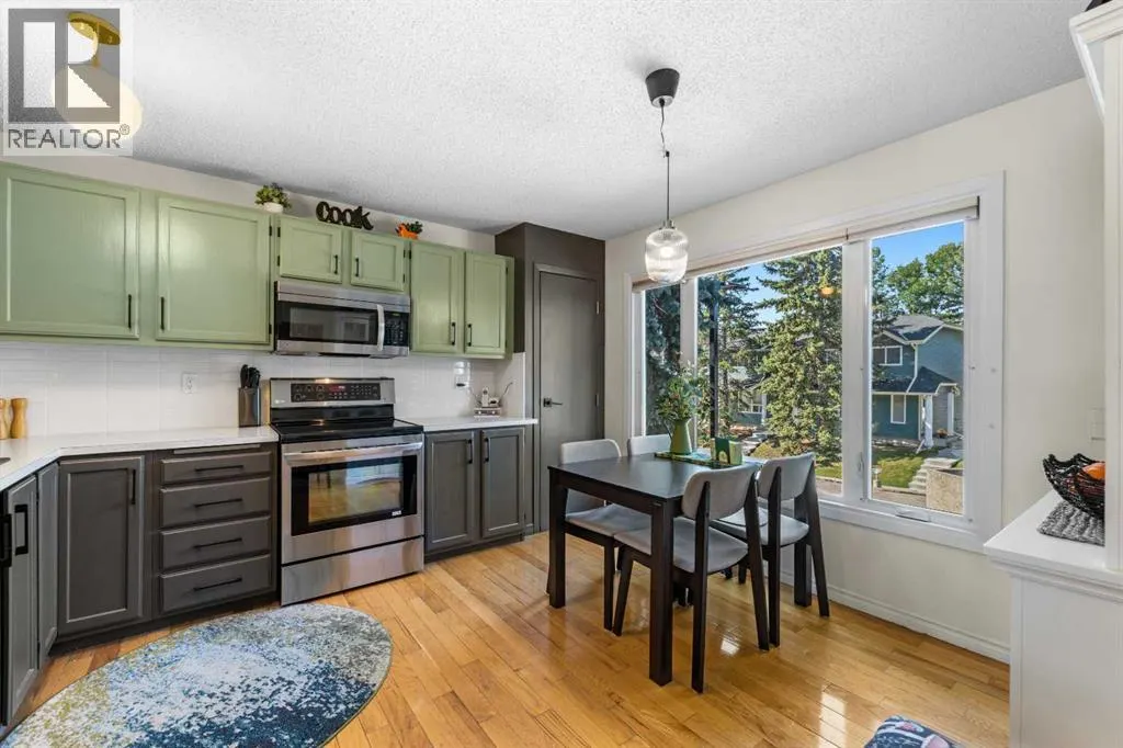 210 Queenston Heights SE