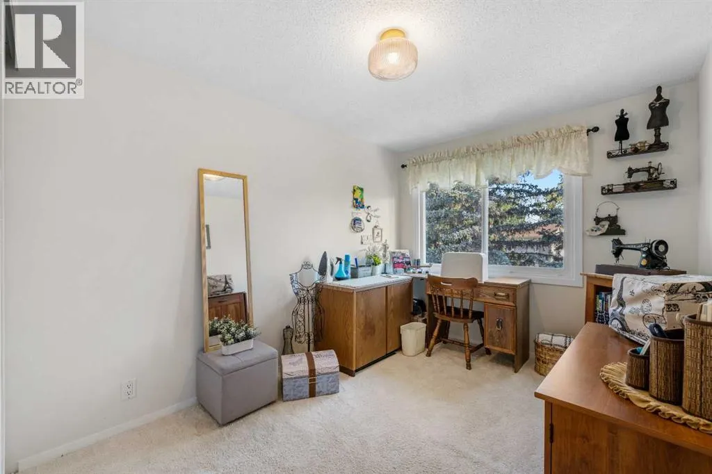 210 Queenston Heights SE