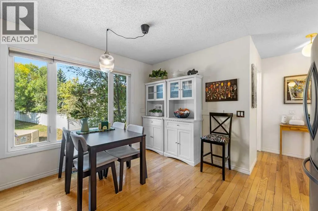 210 Queenston Heights SE