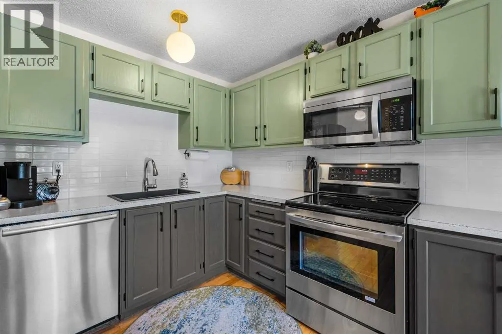 210 Queenston Heights SE