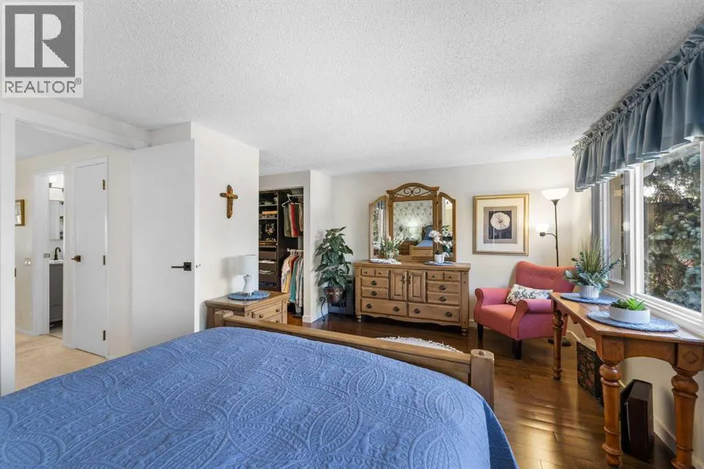 210 Queenston Heights SE