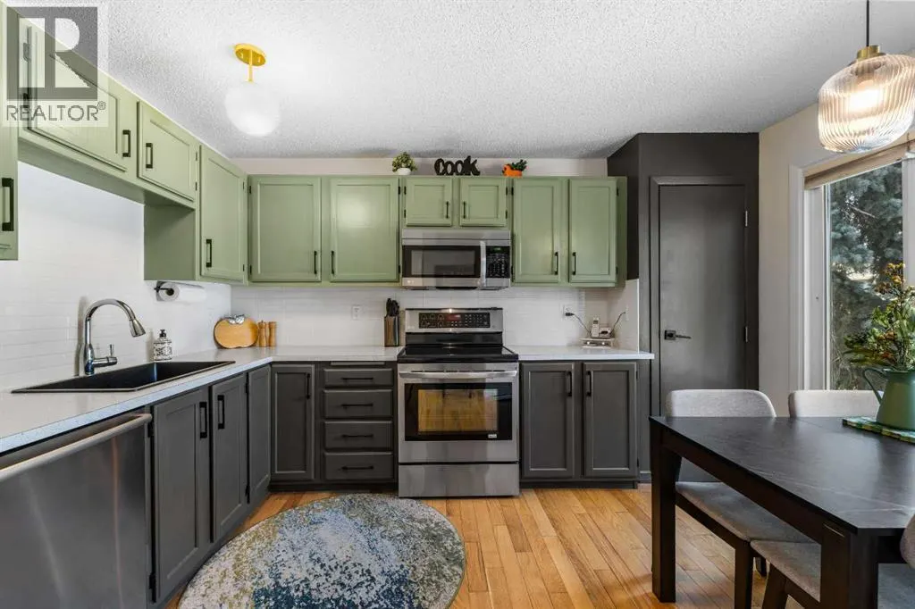 210 Queenston Heights SE