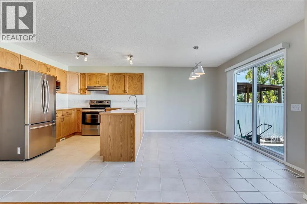 26 River Rock Crescent SE