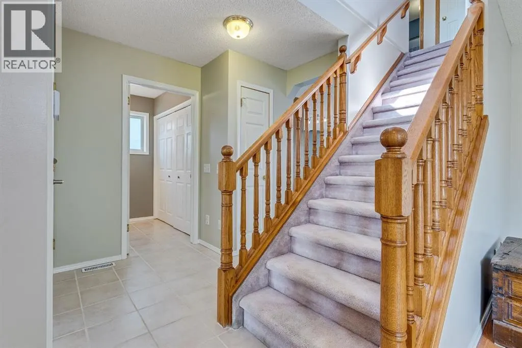 26 River Rock Crescent SE