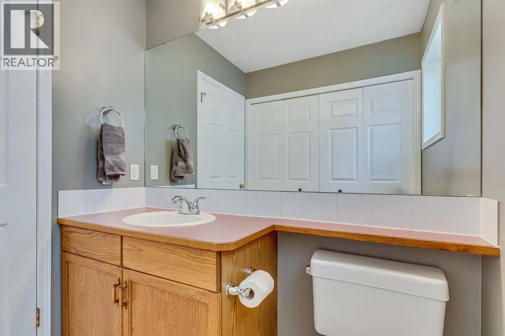 26 River Rock Crescent SE