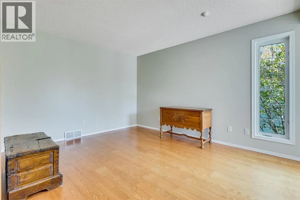 26 River Rock Crescent SE