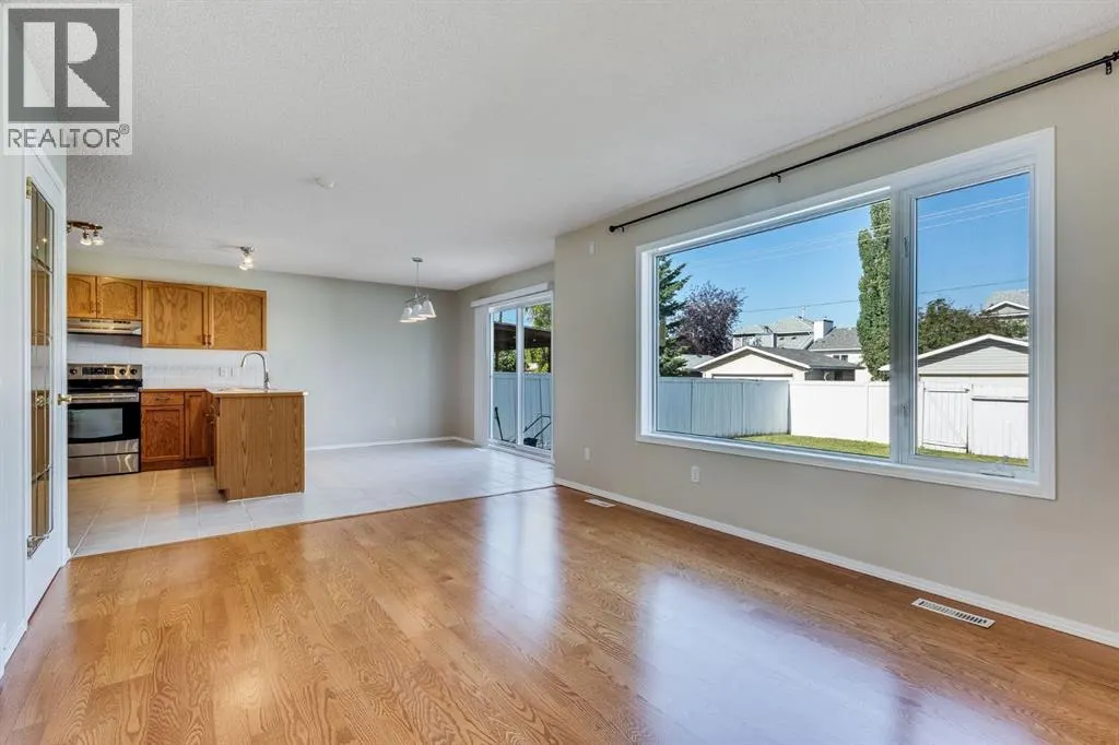 26 River Rock Crescent SE
