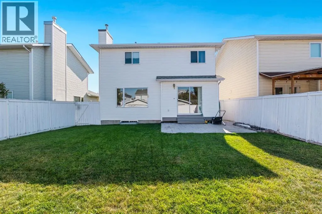 26 River Rock Crescent SE