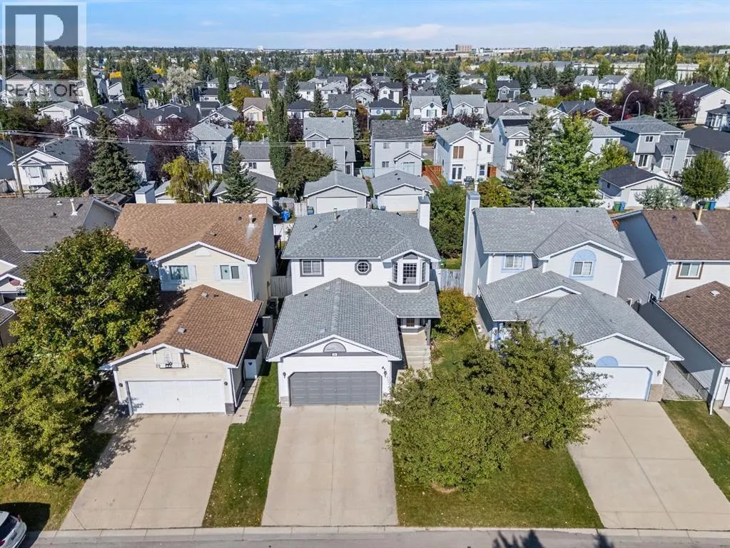 26 River Rock Crescent SE
