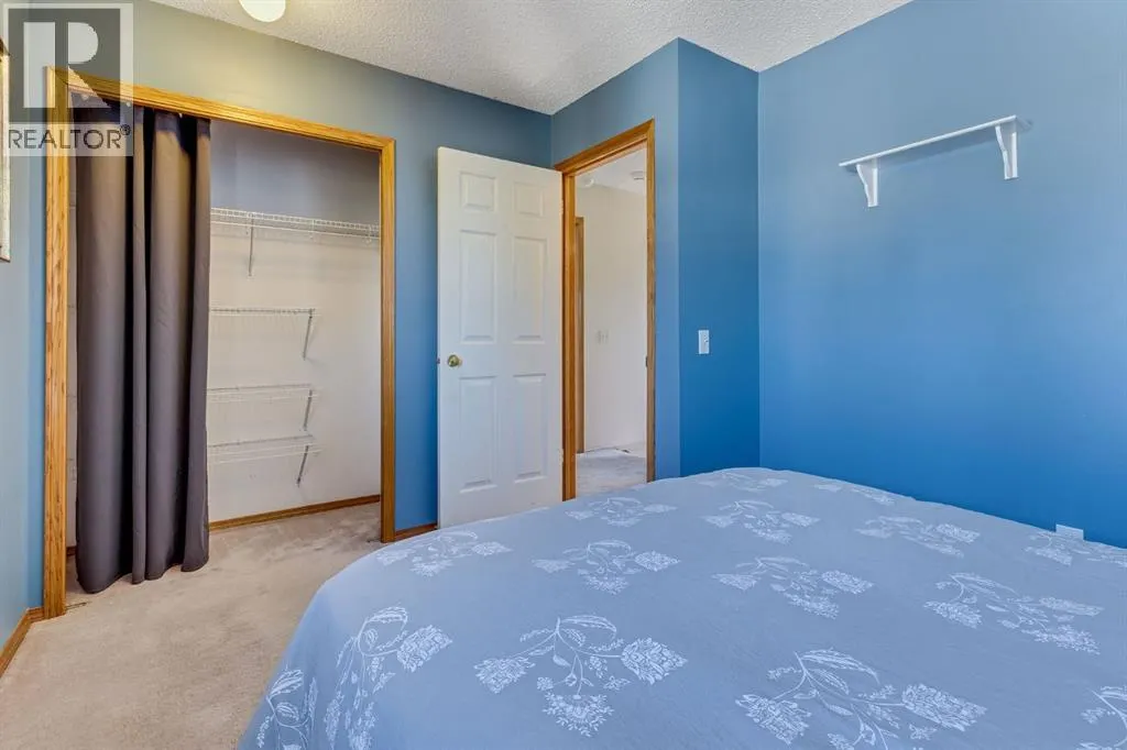26 River Rock Crescent SE